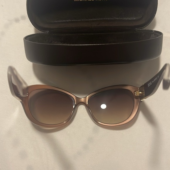 MK Sunglasses - Picture 2 of 9